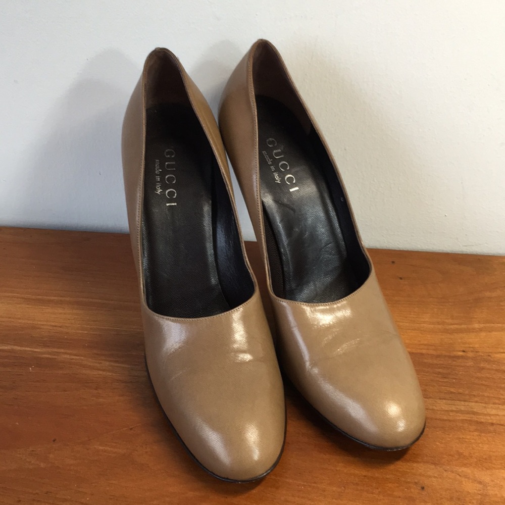 ⭐️Gucci tan leather heels⭐️